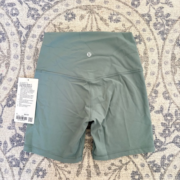 Lululemon Align 6 inch Bike Shorts - Picture 3 of 4